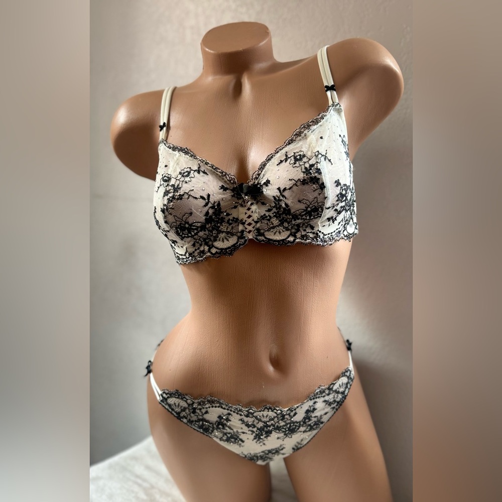 New Victoria's Secret bra set 34D